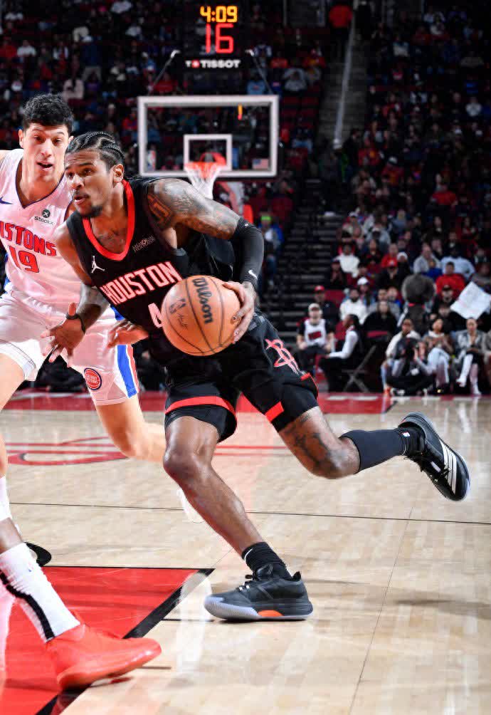 活塞客场不敌骑士，遭遇两连败