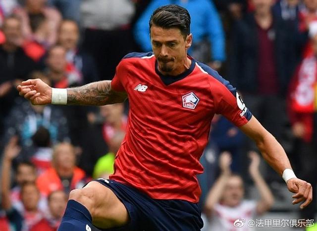 关于里尔在主场力克对手，继续保持领先优势的信息