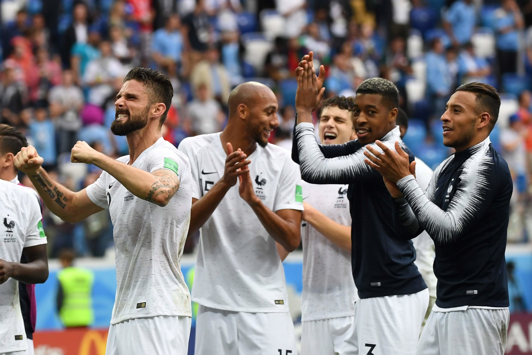 法国队绝杀日本队，黄鸭组合点燃赛场