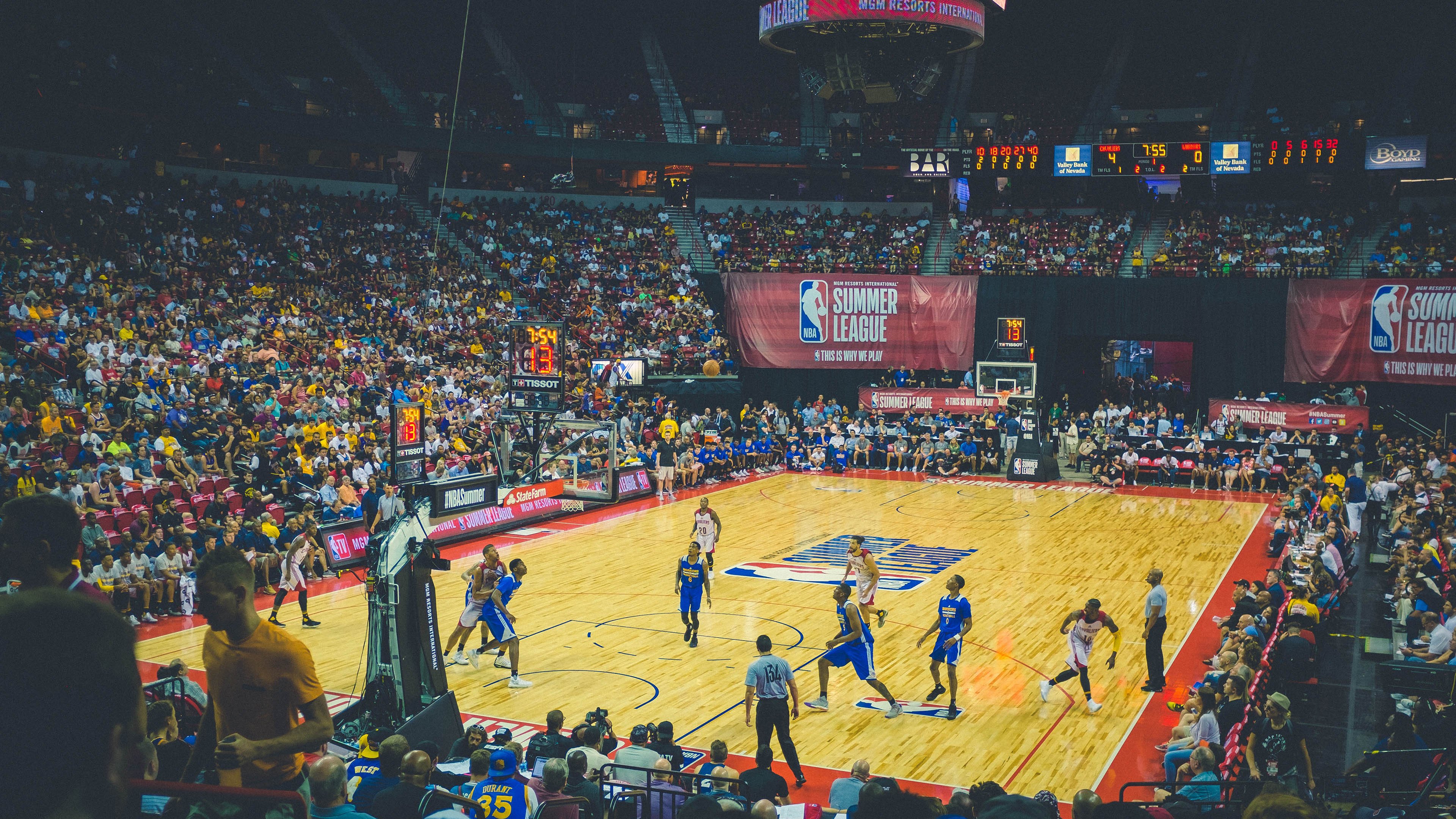鹰击长空，铁锁横江，西亚卡姆的防守艺术击溃鹈鹕