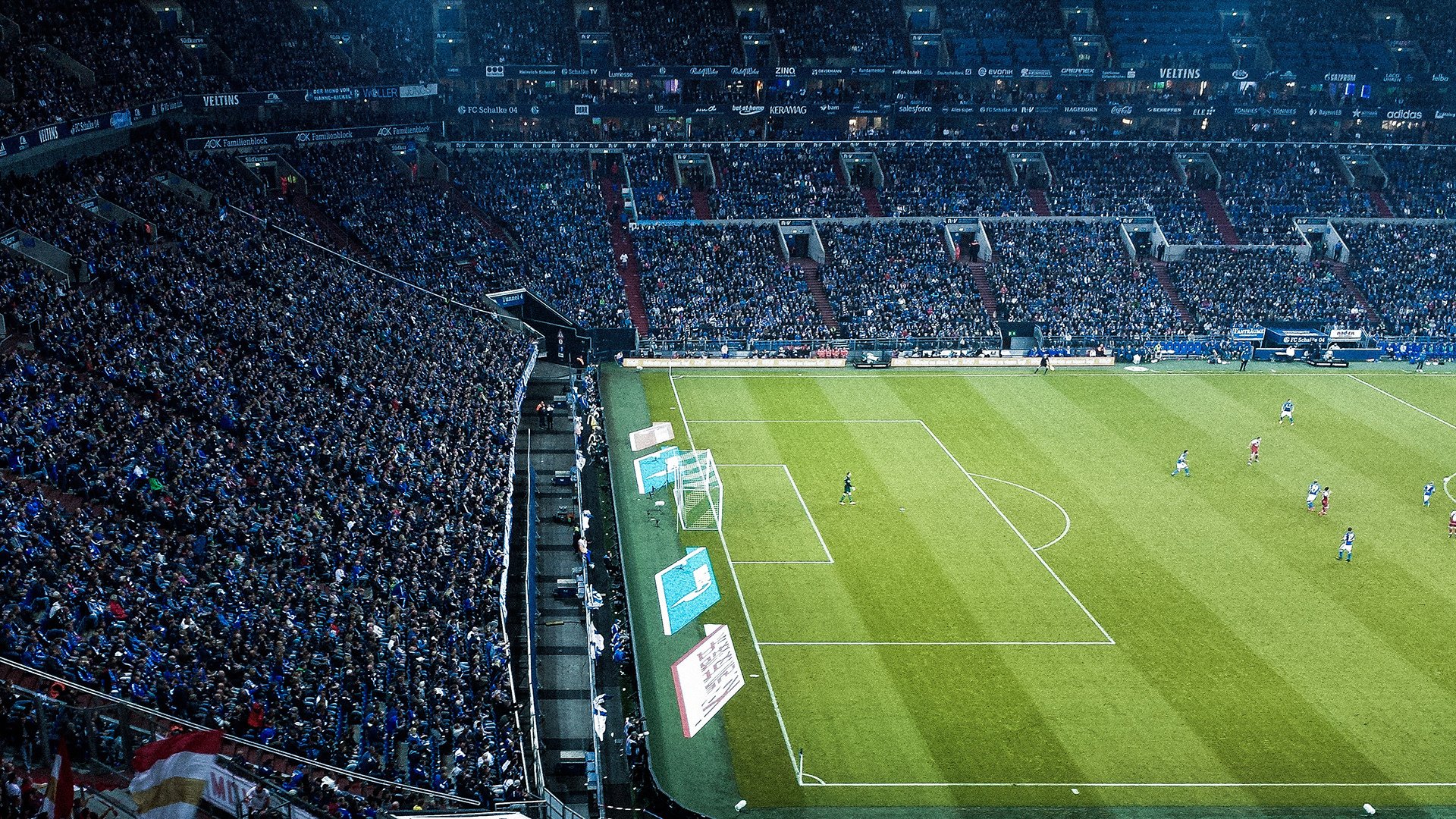 世界杯之夜，贝林厄姆的防守艺术，当进攻天才化身铜墙铁壁