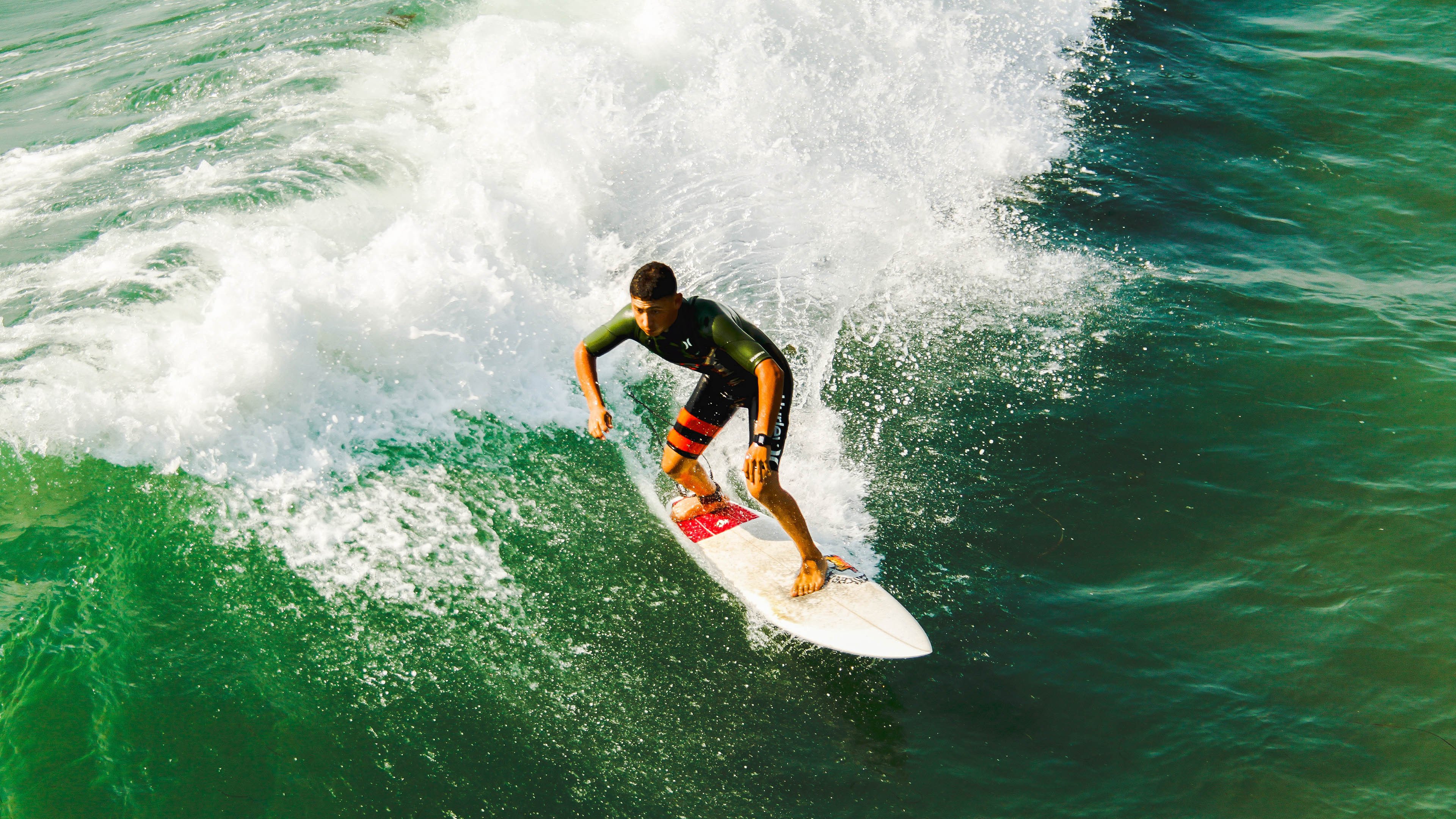 安第斯山鹰对阵银河战舰，奥亚尔萨瓦尔，一个名字对抗一个王朝