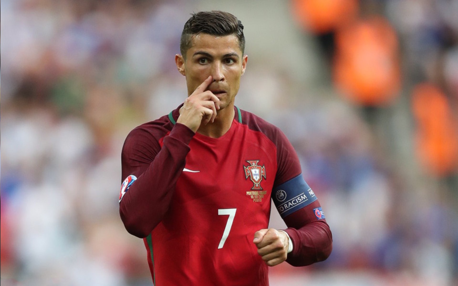 绿茵场上的双重奏，拜仁轻取日本，阿圭罗点燃赛场